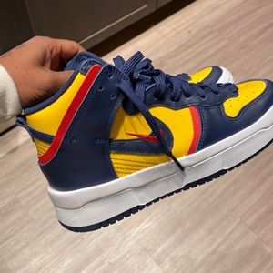 Women dunks. Size 7 in woman’s worn once in very great condition asking 60